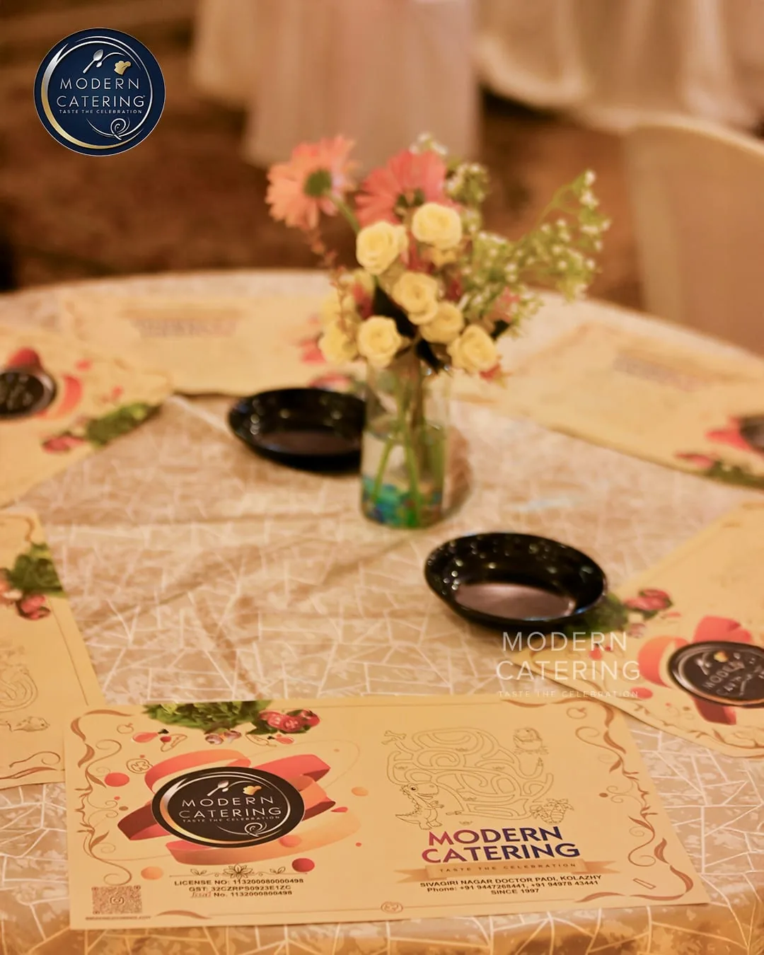 Elegant table setting with flowers